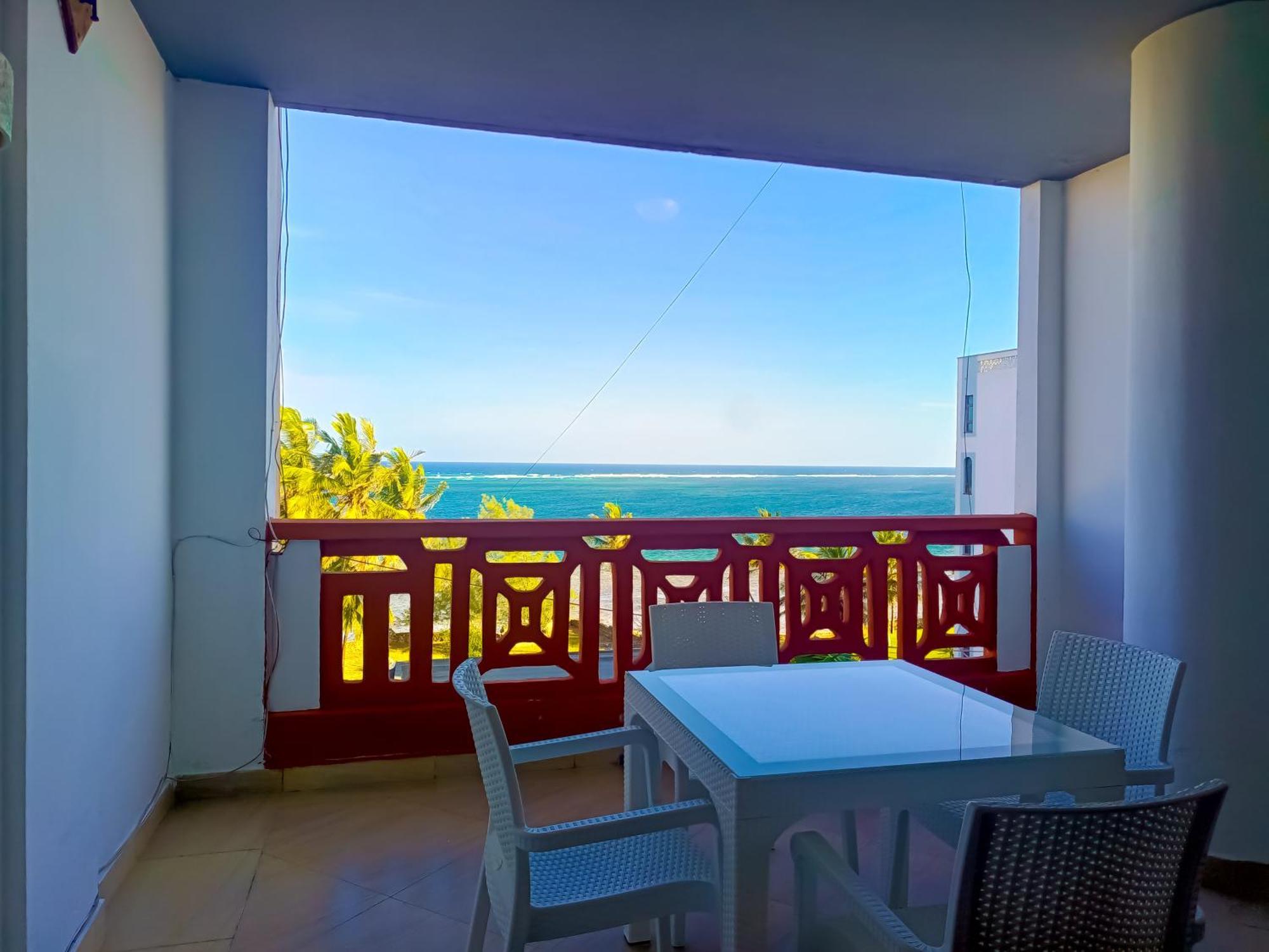 Ivory Beachfront Stays Mombasa Ngoại thất bức ảnh